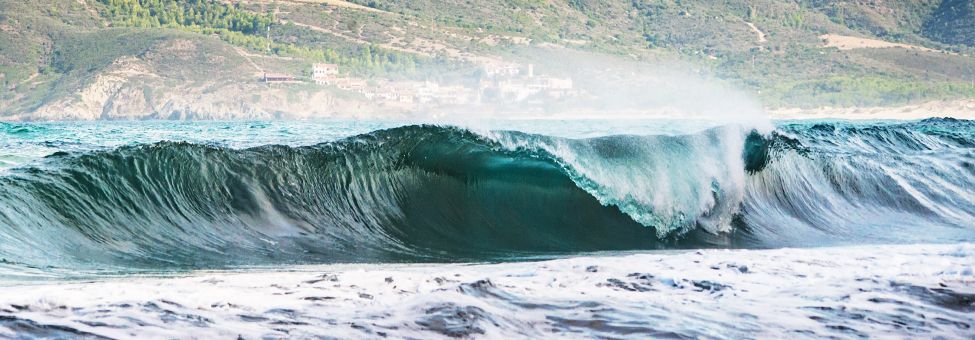 SURFING IN BUGGERRU