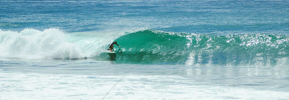 SURF EN LA COSTA OESTE DE SRI LANKA