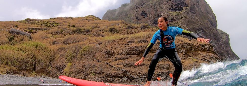 Escuela de surf in Madeira