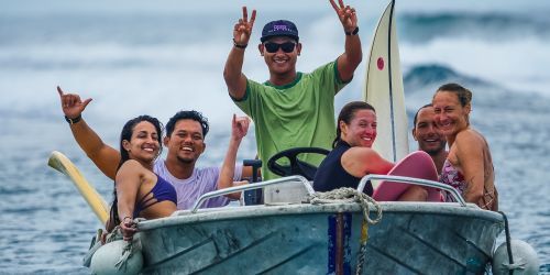 CLINIC DE ENTRENAMIENTO DE SURF - MACARONIS SURF & SPA RESORT